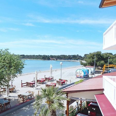 Apartments Mark - 10 M From Sea Medulin Exterior photo